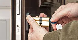 Universal Locksmith Store Riverside, CA 909-320-2641
